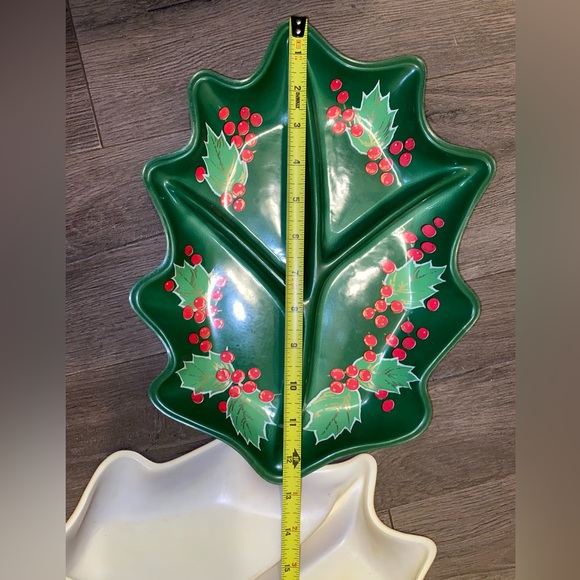 Vintage Christmas Plastic Divided Serving Cookie Dish Holly Tree - Picture 7 of 10